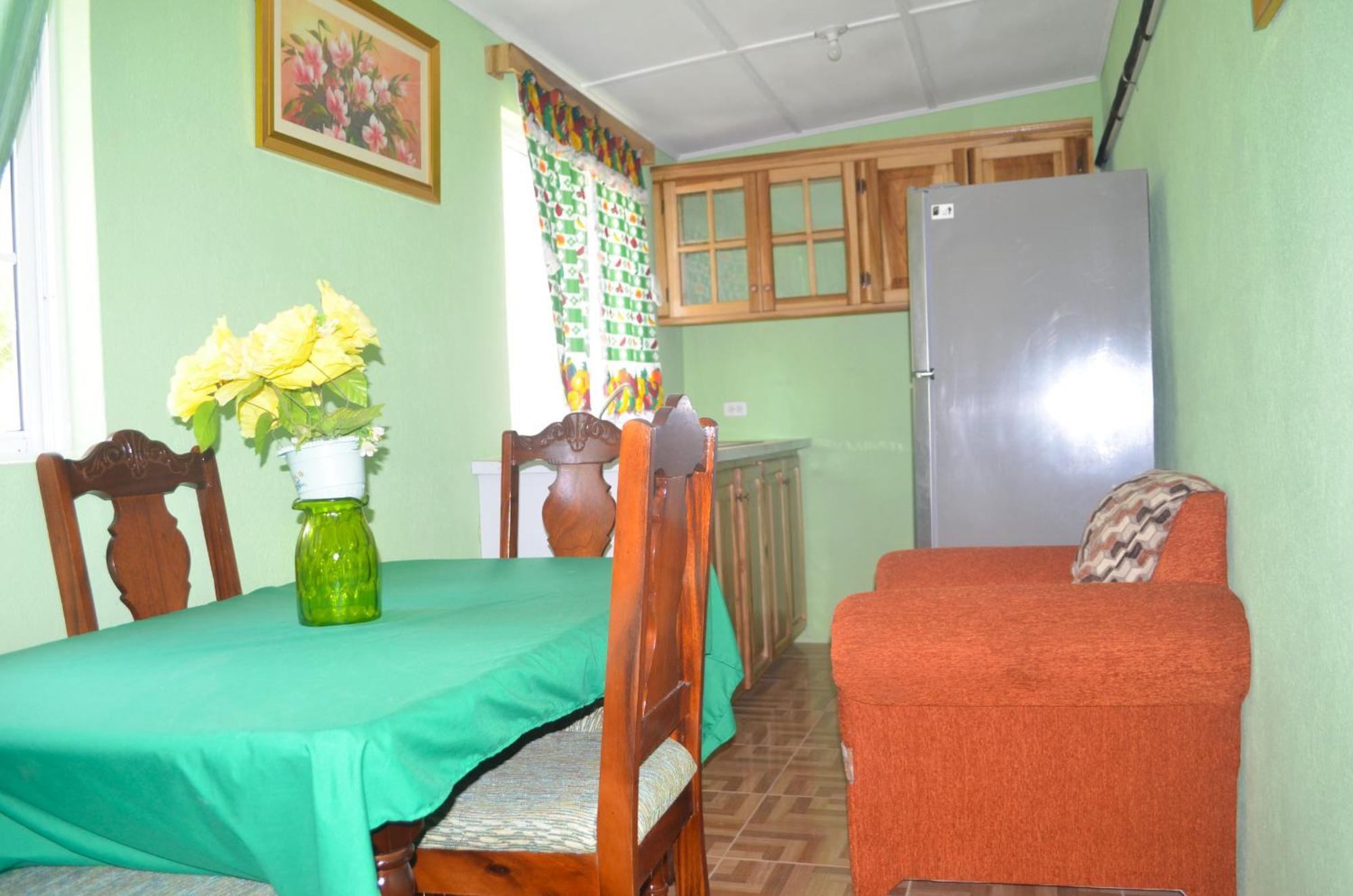 Little Shaw Park Guest House Ocho Rios Bagian luar foto