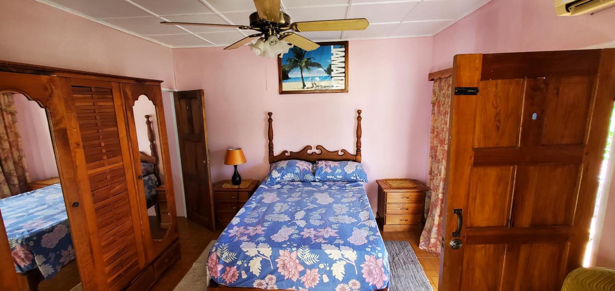Little Shaw Park Guest House Ocho Rios Bagian luar foto