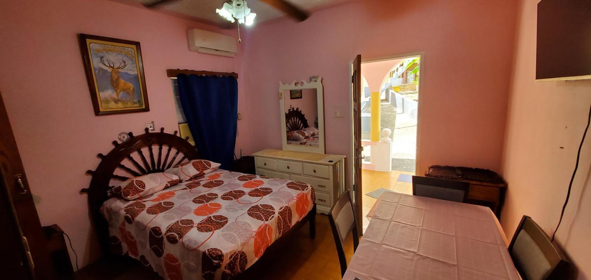 Little Shaw Park Guest House Ocho Rios Bagian luar foto