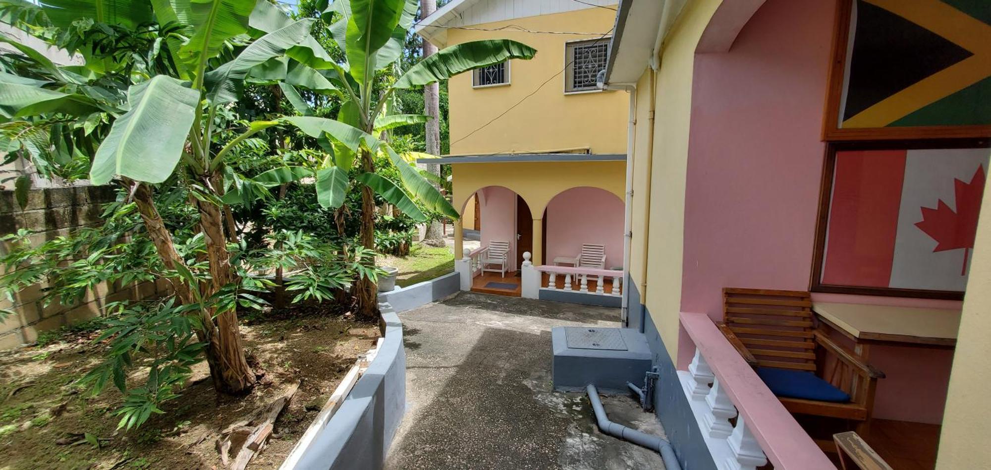 Little Shaw Park Guest House Ocho Rios Bagian luar foto