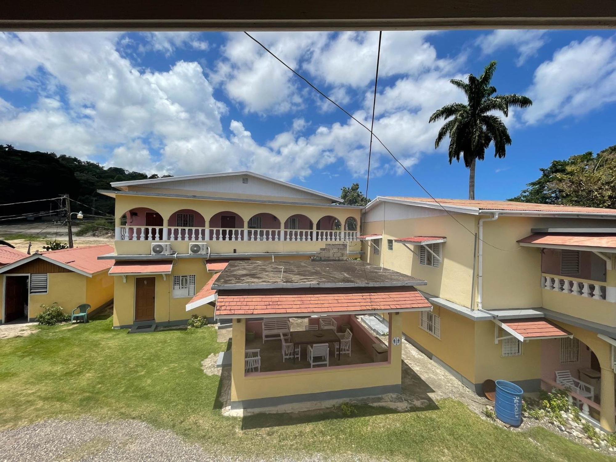 Little Shaw Park Guest House Ocho Rios Bagian luar foto