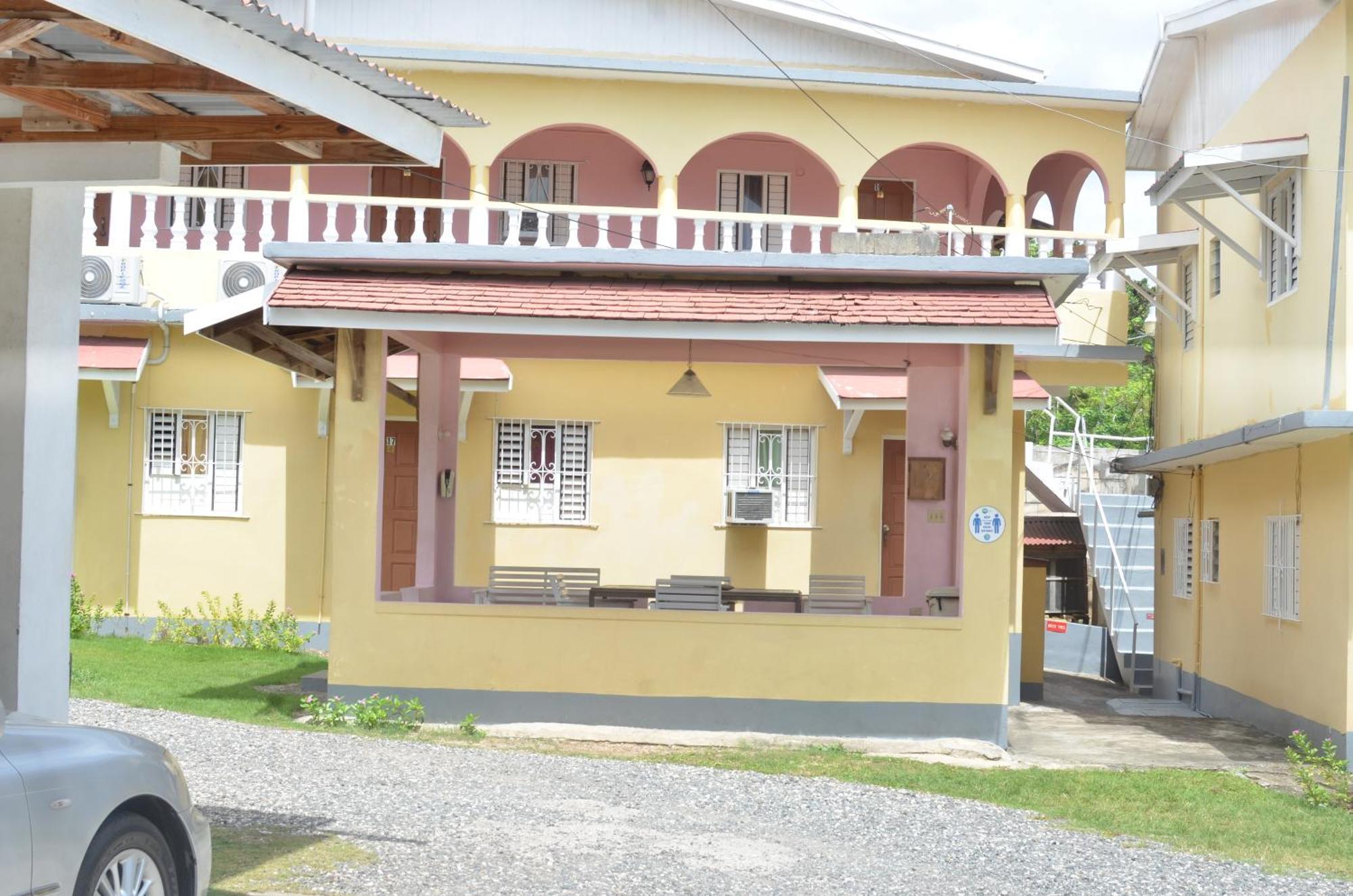 Little Shaw Park Guest House Ocho Rios Bagian luar foto