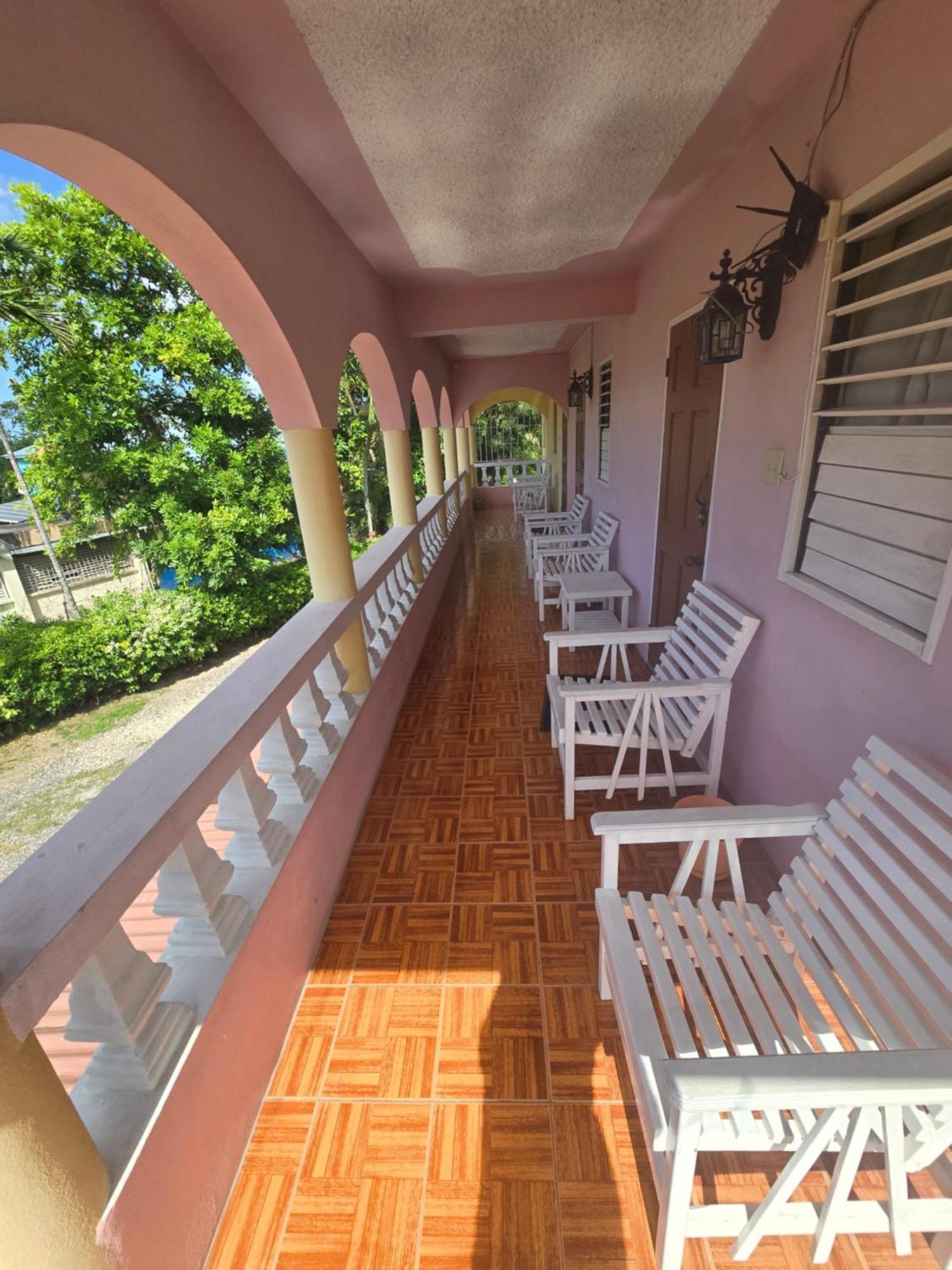 Little Shaw Park Guest House Ocho Rios Bagian luar foto
