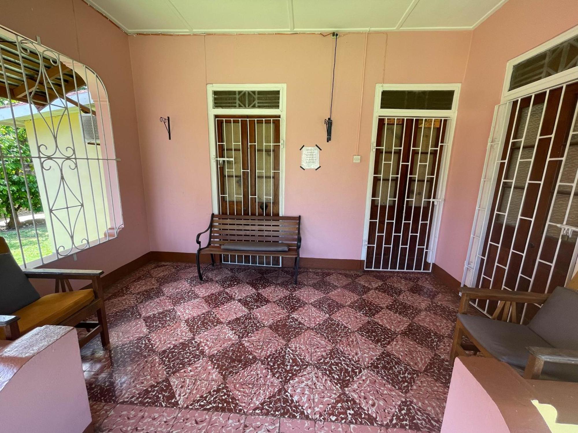 Little Shaw Park Guest House Ocho Rios Bagian luar foto